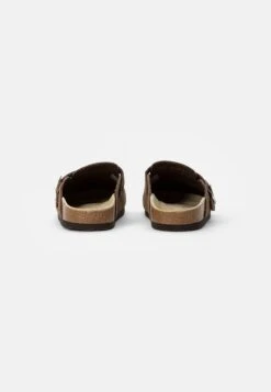 Pier One Leather Unisex - Pantoffels - Brown 8 Pier One Leather Unisex - Pantoffels - Brown -Modeschoenen 18a09b6c3e71439784e427988b058842