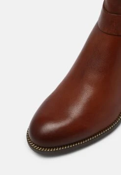 Tamaris Korte Laarzen - Maroon -Modeschoenen 1af3e01522aa47678a725f6d1b110554