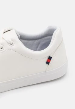 Pier One Unisex - Sneakers Laag - White -Modeschoenen 1e08045fec014ab382da64da74b462a7