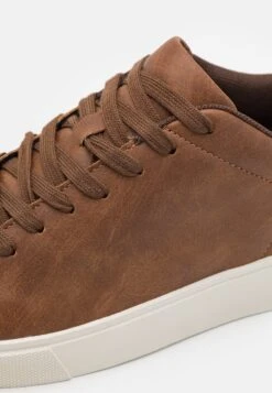 Pier One Unisex - Sneakers Laag - Cognac -Modeschoenen 1ede9a8d3f614add9e57eb38fcd5178b