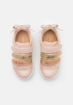 Friboo Sneakers Laag - Pink -Modeschoenen 4799f8a51f034ef9bb56fc51fc807144