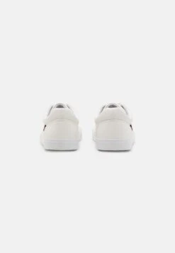 Pier One Unisex - Sneakers Laag - White -Modeschoenen 4875ff60289d451696f32d2c44634d4c