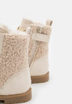 Friboo Veterboots - Nude 11 Friboo Veterboots - Nude -Modeschoenen 4962b11886164aecbbd42ea690c24d22