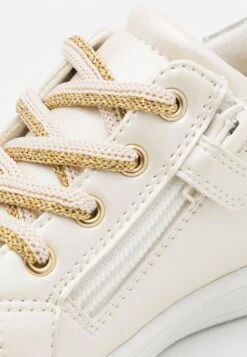 Friboo Sneakers Laag - White -Modeschoenen 734c0ffc02eb487e99f7b7d2e7309124