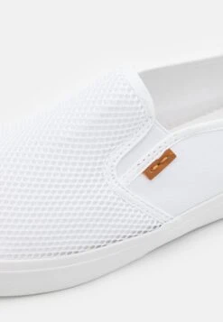 Pier One Unisex - Instappers - White -Modeschoenen 7af3f76c7d3048f7ace815eb38fb78e9