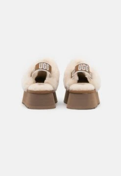 Ugg Funkette - Pantoffels - Chestnut -Modeschoenen 8558314d6725466c93610e1fcaf3c85e