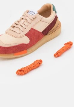 Clarks Originals Torrun - Sneakers Laag - Dark Pink Combi -Modeschoenen 88be6bdbf4e34ef3b366ed27fa370e31