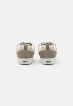Vans Knu Skool Unisex - Skateschoenen - Beige/Light Brown/White -Modeschoenen 943d40e618e94fc6bb9b9c7e8bac78ab