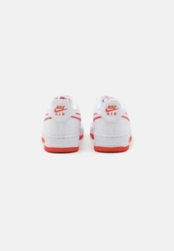 Nike Sportswear Air Force 1 Unisex - Sneakers Laag - White/Picante Red 8 Nike Sportswear Air Force 1 Unisex - Sneakers Laag - White/Picante Red -Modeschoenen 97225fc4b6504d33880658d82251c62f