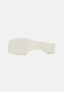 Call It Spring Vickie - Sandalen - White -Modeschoenen 99b2037c520e4ef9958077820096fbd7