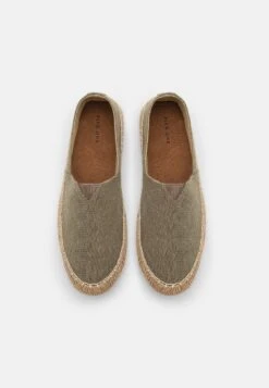 Pier One Espadrilles - Brown -Modeschoenen b8b6a1b5c8f4462e91558b6bd6046520