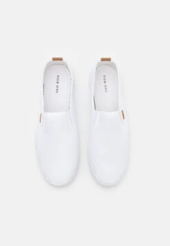 Pier One Unisex - Instappers - White -Modeschoenen cab355a5a66847138fab0310c479705c