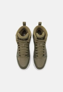 Puma Rebound V6 Mid Jr Unisex - Sneakers Hoog - Alpine Snow/Sand Dune/White -Modeschoenen d4cde7f05d8e49fd8978e91d2c1b8400