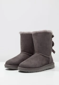 Ugg Bailey Bow - Korte Laarzen - Grey 10 Ugg Bailey Bow - Korte Laarzen - Grey -Modeschoenen e6f85be4eff5429c9be1d6f252cd591b