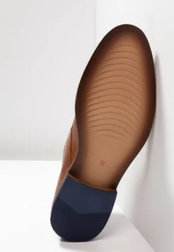 Pier One Leather - Veterschoenen - Cognac 10 Pier One Leather - Veterschoenen - Cognac -Modeschoenen f47ca42db8df499e9aede9cf8214a77b