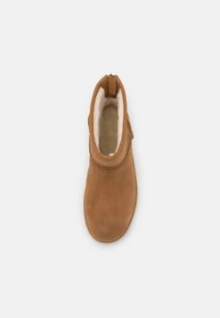 Ugg Classic Mini Logo Zip - Korte Laarzen - Chestnut 11 Ugg Classic Mini Logo Zip - Korte Laarzen - Chestnut -Modeschoenen f92e16fb60bc4ddfa7ea61b712375f9d